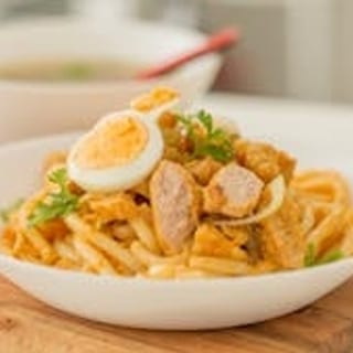 Mandalay Nann Gyi Thoke (Burma Spaghetti)